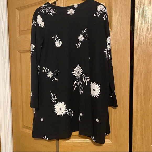 M Black and white floral cardigan - Picture 5 of 5